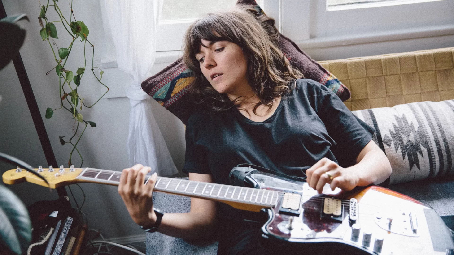 courtney-barnett-elizabeth-weinberg-05